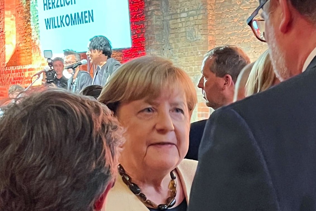 Die ehemalige Bundeskanzlerin Angela Merkel (CDU) bei der Verabschiedung des DGB-Vorsitzenden Reiner Hoffmann.