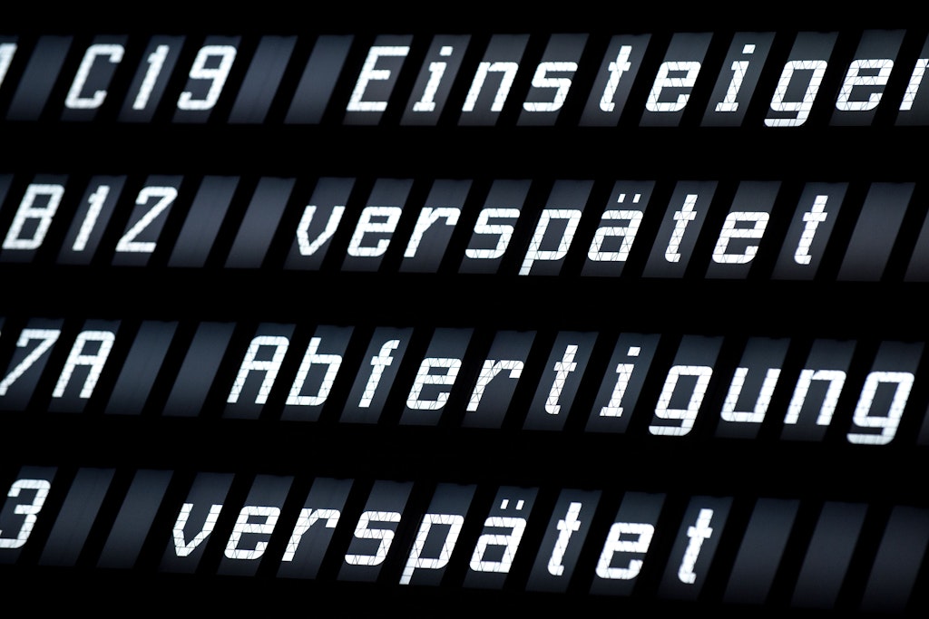 Fluggästen haben Rechte. Wenn es am Airport eng wird, sollten Sie die kennen (Symbolbild).