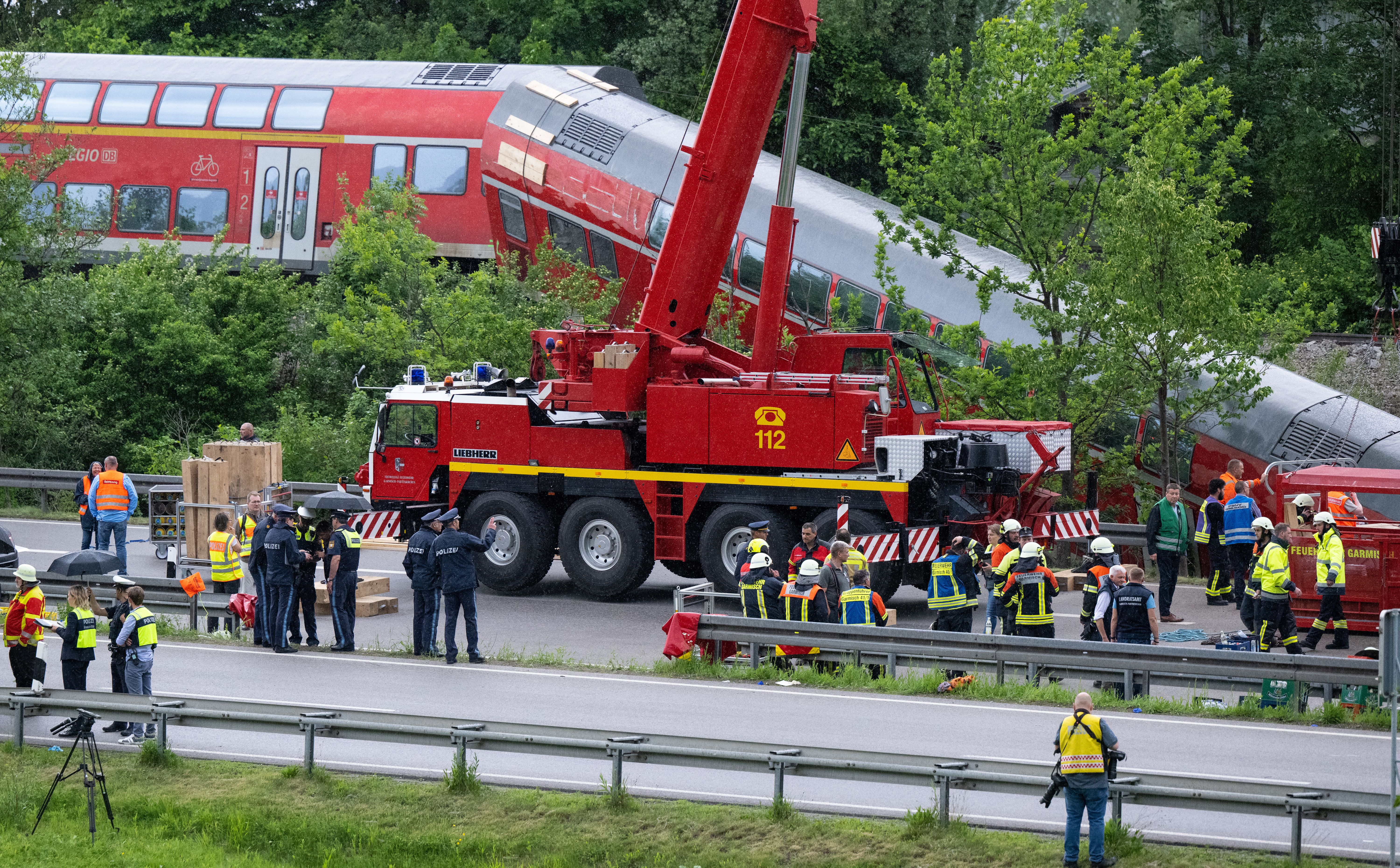 Dramatische Bilder: Schweres Zugunglück Bei Garmisch-Partenkirchen: 4 ...