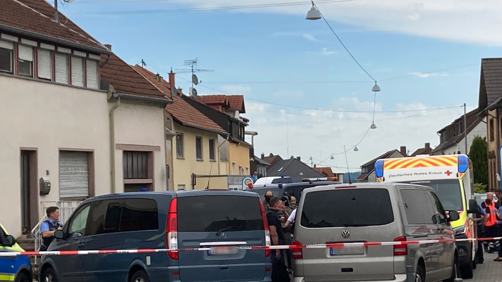 Die Polizei hat den Bereich weiträumig abgesperrt.