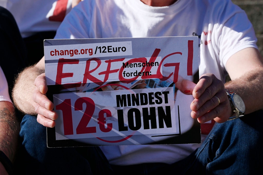 Der 12-Euro-Mindestlohn ab Oktober 2022 soll mehr als 6 Millionen Beschäftigten zugute kommen.