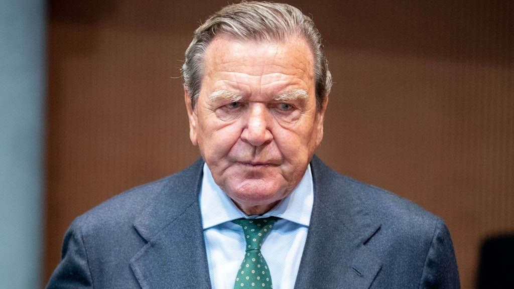 Nach dem russischen Angriffskrieg gegen die Ukraine ist der Druck auf Gerhard Schröder enorm.