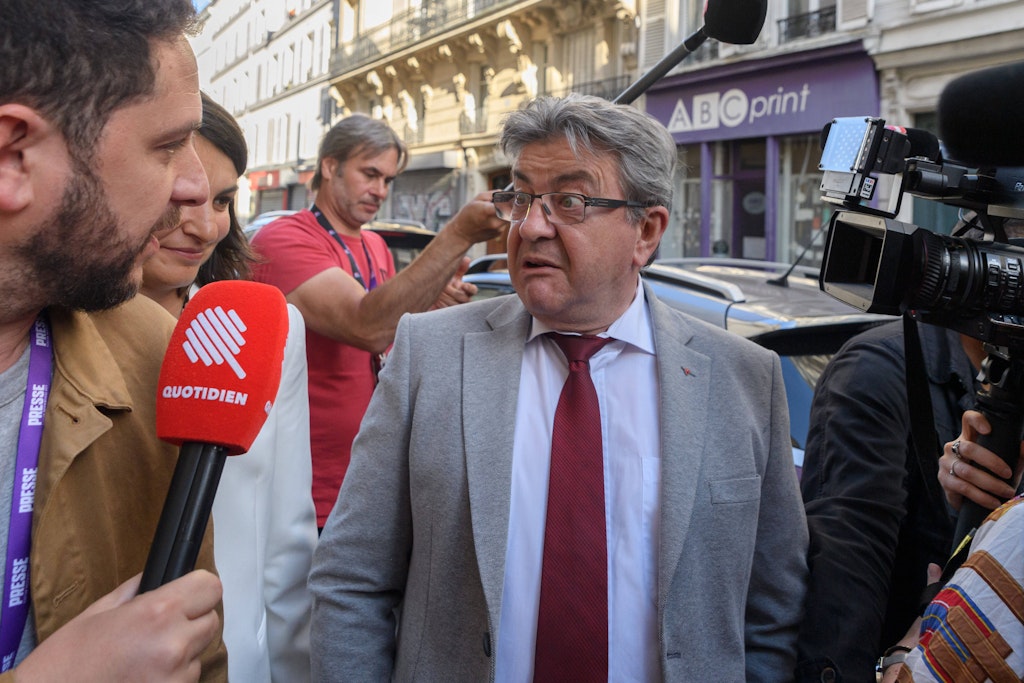 Jean-Luc Mélenchon am Wahlabend in Paris: Bei öffentlichen Auftritten erscheint der Linkspolitiker in der Regel eher bärbeißig.