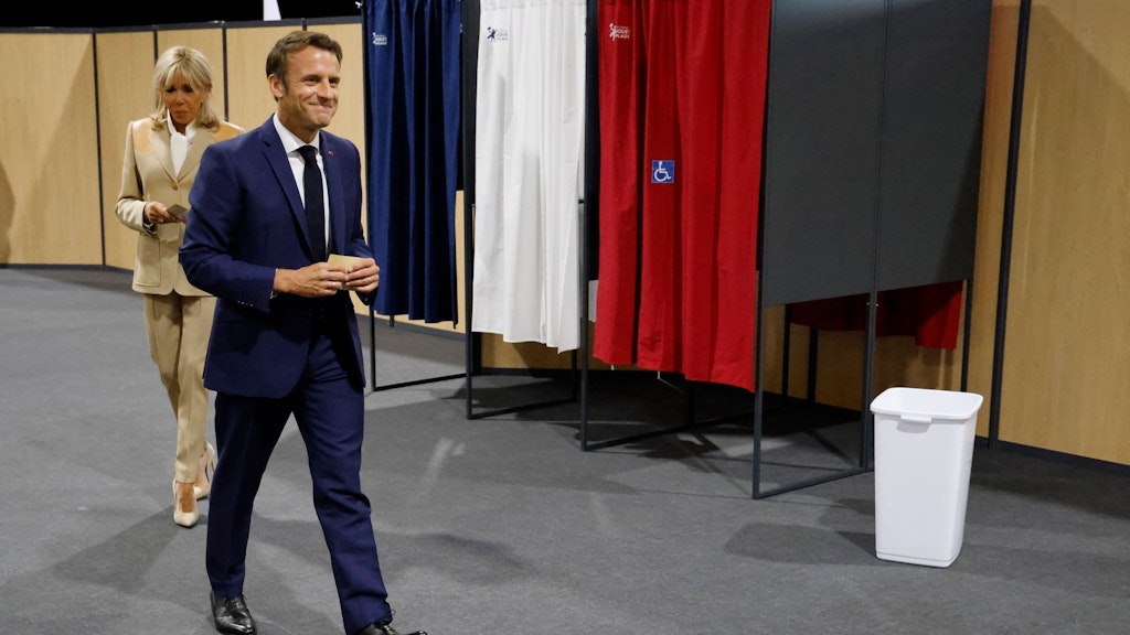 Präsident Emmanuel Macron und seine Frau Brigitte wählten im nordfranzösischen Küstenort Le Touquet, wo sie ein Haus besitzen.