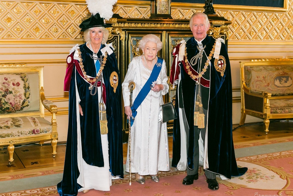 Camilla und Charles mit Königin Elizabeth II. vor der jährlichen Zeremonie des Hosenbandordens.