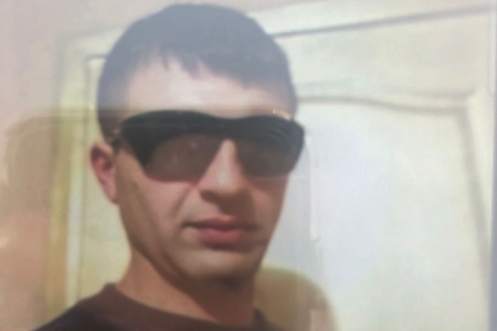 Die Polizei sucht diesen Mann mit dem Namen Elchin Agaev.