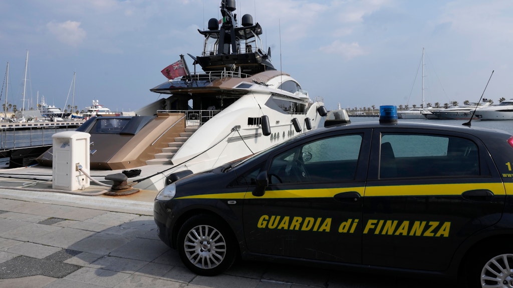 Im März legte die italienische Finanzpolizei im Hafen von Imperia bei San Remo die Jacht „Lady M“ des Tui-Großaktionärs Alexej Mordaschow an die Kette.