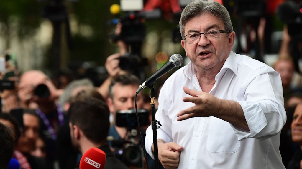 Jean-Luc Mélenchon hatte kurz vor der Wahl ein Bündnis Nupes von 17 linken Parteien erreichen können.