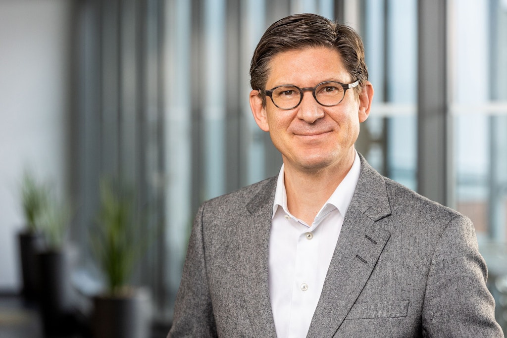 Schufa-Vorstandsmitglied Ole Schröder warnt junge Leute vor einer Schuldenfalle