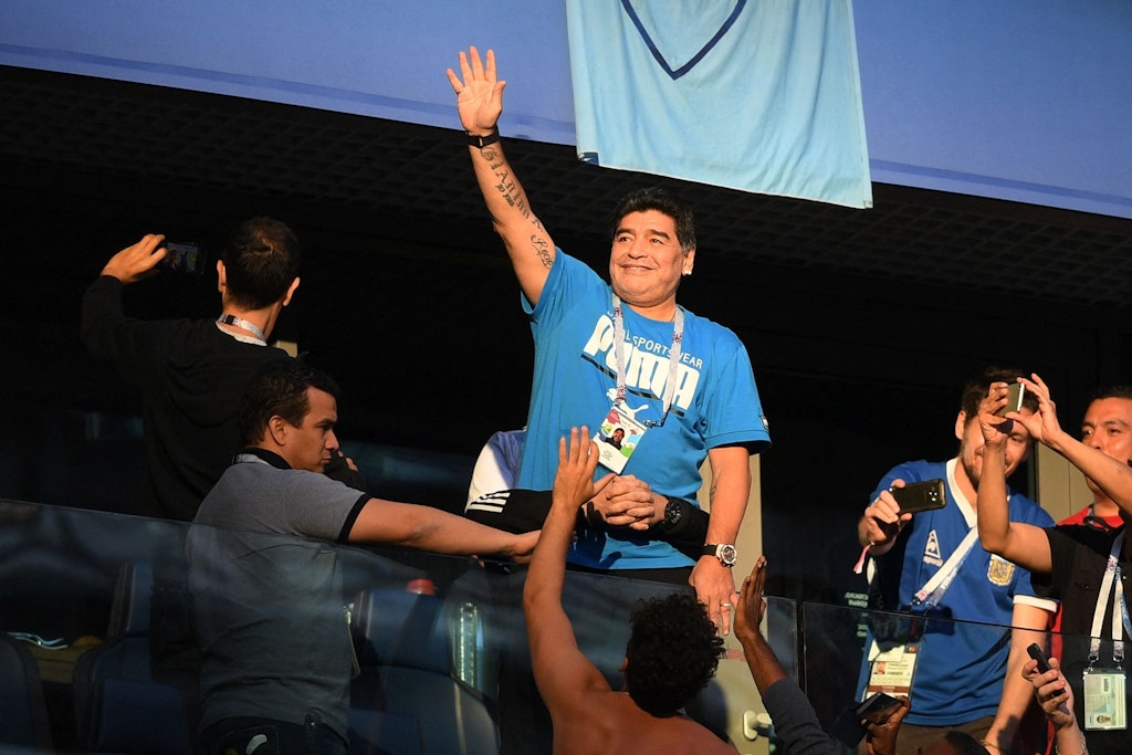 Die Fußball-Legende Diego Maradona wurde von vielen Fans verehrt und geliebt. Maradona starb 2020 im Alter von 60 Jahren.