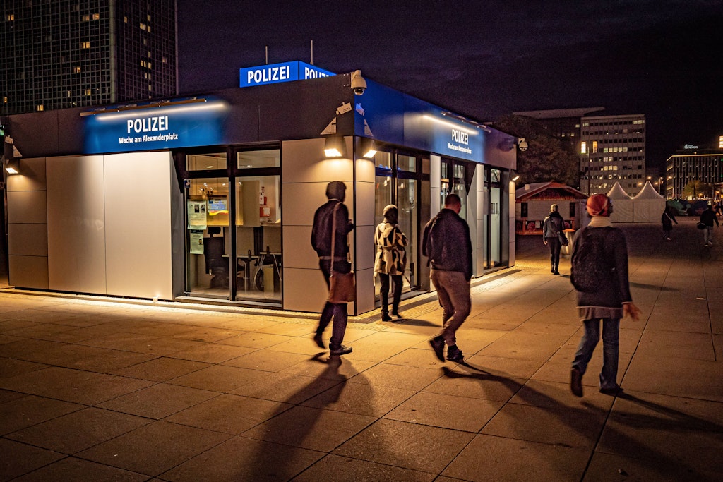 Die Alex-Wache am Berliner Alexanderplatz