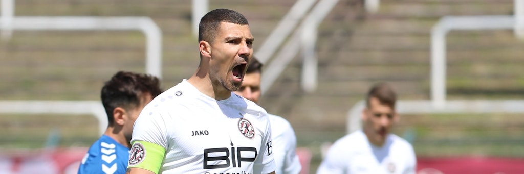 Schrei, wenn du verlängert hast: Andreas Pollasch ist nicht nur Kapitän, er ist auch der emotionale Anführer des BFC Dynamo und bleibt an Bord.
