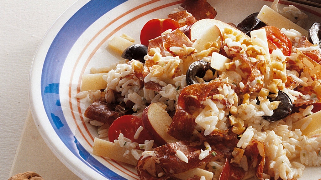 Reissalat - die vegetarische Variante mit Käse und Nüssen.