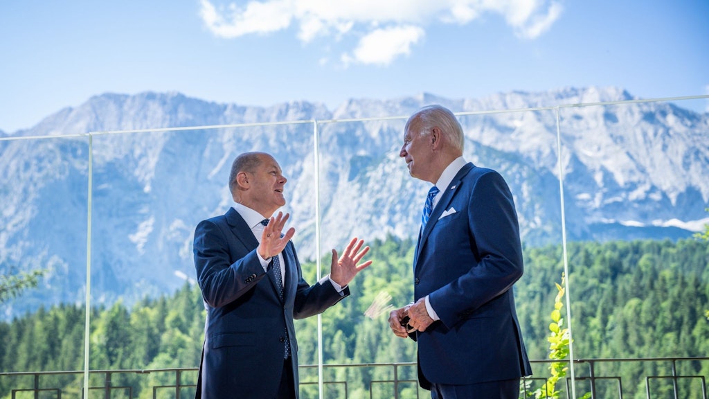 Kanzler Olaf Scholz traf sich vor Beginn des Gipfels zum Vier-Augen-Gespräch mit US-Präsident Joe Biden.