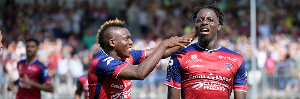 Mohamed Bayo (r., 24) von Frankreichs Erstligisten Clermont Foot soll bei Hertha BSC und Sportchef Fredi Bobic hoch im Kurs stehen.