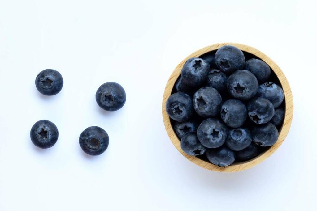 Wer Blaubeeren richtig lagert, kann sie bis zu zwei Wochen lang genießen.