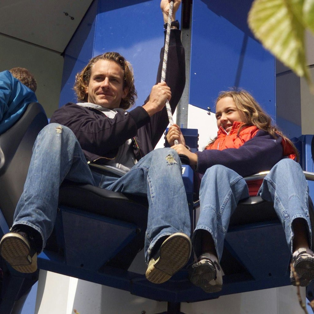 Tim Lobinger mit seiner Tochter Fee im Europapark Rust