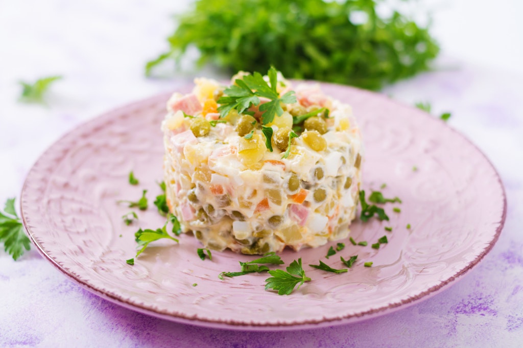 Russischer Salat – derzeit hat die beliebte Köstlichkeit nicht nur Freunde!