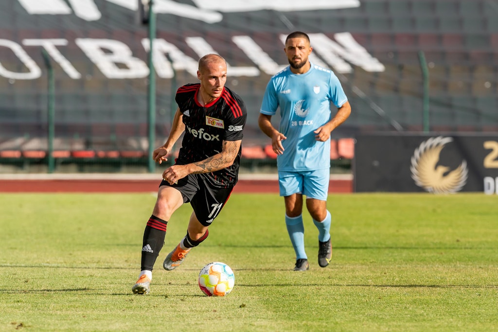 Sven Michel freute sich über einen Doppelpack beim 3:1 des 1. FC Union im Testspiel gegen Viktoria 89.