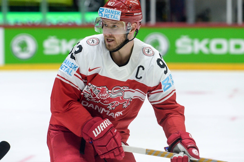 Wacher Blick, das C des Kapitäns auf dem Trikot: Dänen-Star Peter Regin wirbelt in der neuen Saison für Meister Eisbären.