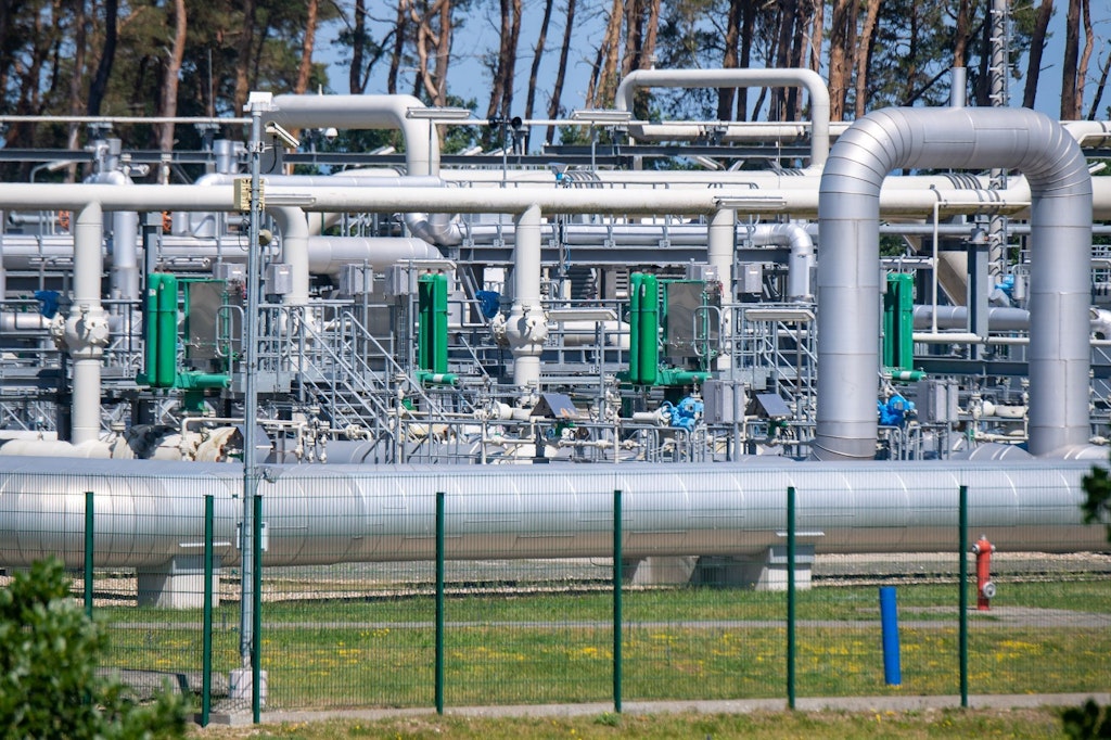 Blick auf Rohrsysteme der Ostseepipeline Nord Stream 1 in Lubmin. (Archivbild)