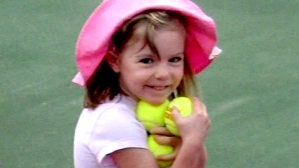 Eines der letzten Fotos: Maddie hält Tennisbälle in der Hand. Am 3. Mai 2007 verschwand die damals Dreijährige aus Großbritannien aus einem Ferienappartement im portugiesischen Praia da Luz.