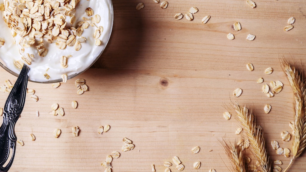 Mit Müsli schmeckt Joghurt ganz hervorragend.