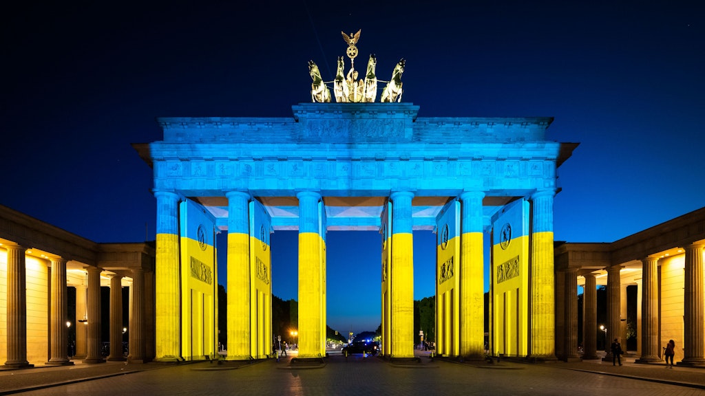 Im Mai wurde das Brandenburger Tor wegen des Ukraine-Kriegs in den Farben der Ukraine angestrahlt.