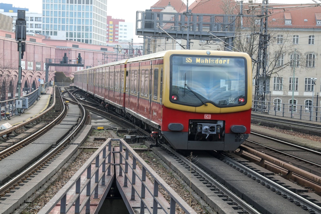 Auch die S5 fährt am Montag nicht mehr zum Alexanderplatz.