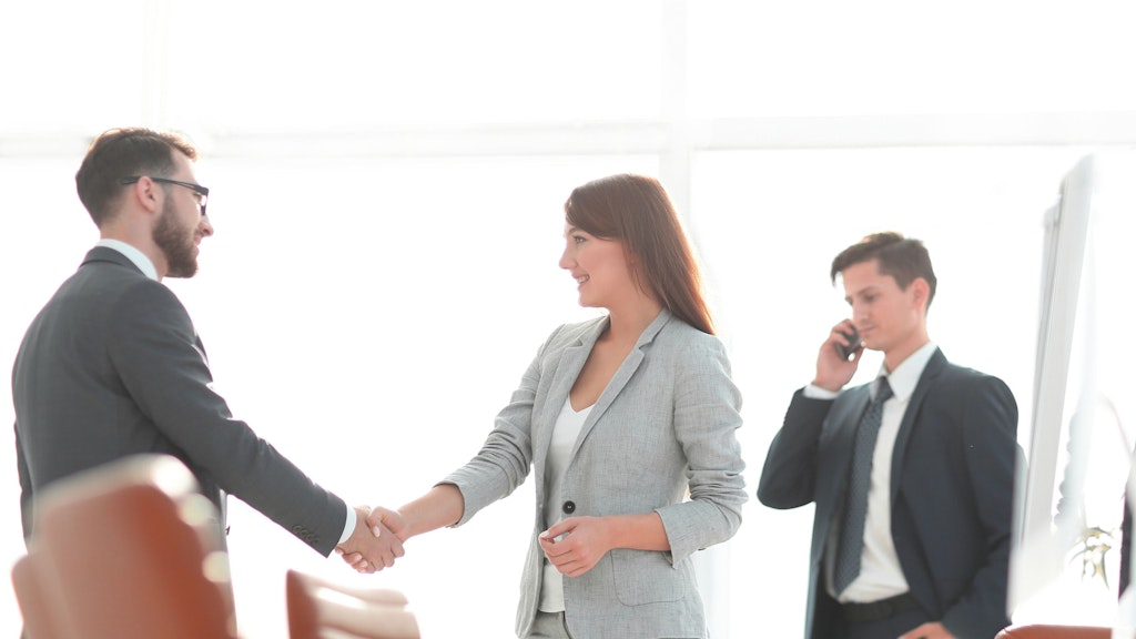 Als HR Business Partner muss man nicht Vollzeit arbeiten, um zu den Top-Verdienern zu gehören. Schon bei einer 30-Stunden-Woche sind 80.000 Euro drin.