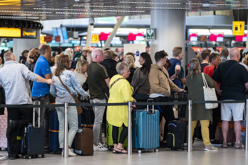 BER? Nö, Amsterdam Schiphol. Das Flug-Chaos schlägt so ziemlich überall in Europa zu.