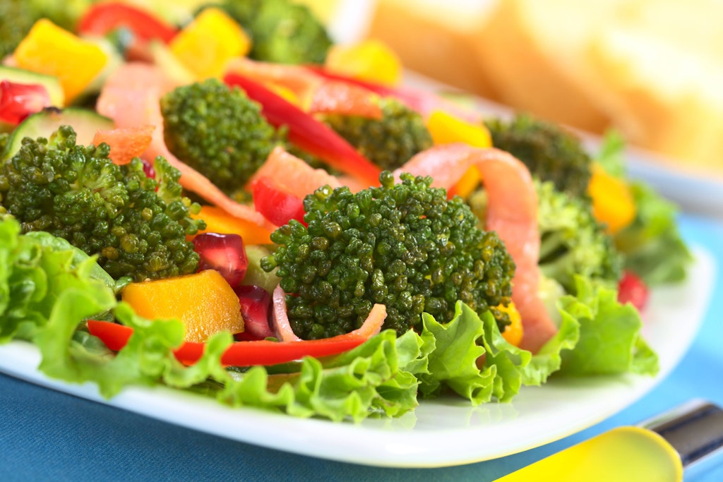 Dieses Rezept für Schlemmer-Salat mit Brokkoli vereint süße und würzige Aromen zu einer einzigartigen Kombination.