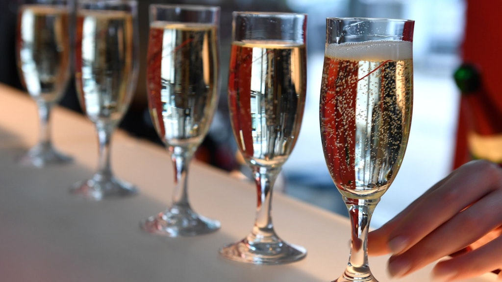 Auf einer Party: Auch in Sekt können die gefährlichen Tropfen gegeben werden.