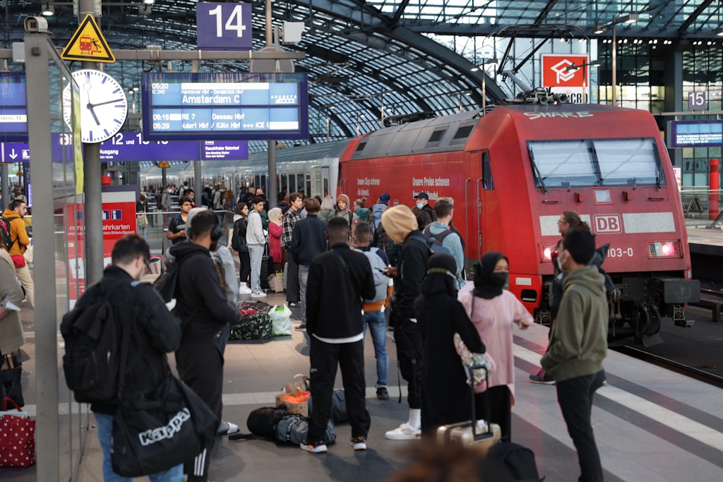 Das „Egal-Wohin-Ticket“ ist im Fern- und Nahverkehr nutzbar.