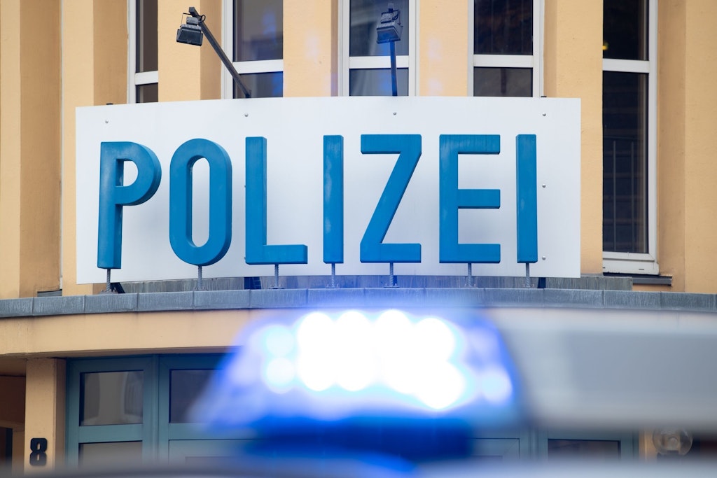 Immer wieder tauchen rechtsextreme Chatgruppen zwischen Polizisten auf. (Symbolfoto)