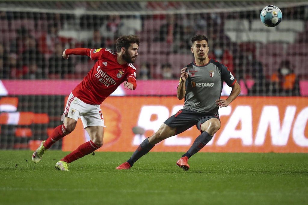 Diogo Leite – hier im Duell mit Benficas Rafa Silva (l.) – verstärkt ab sofort den 1. FC Union.