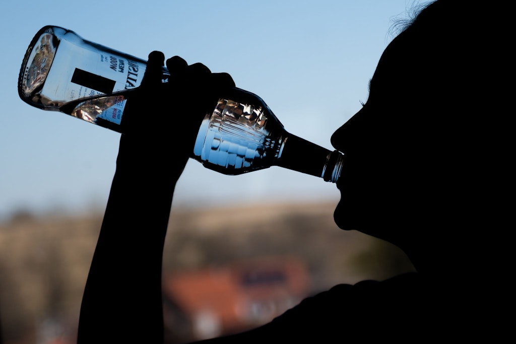 Laut einer Studie sollten Menschen unter 40 Jahren ganz auf Alkohol verzichten.