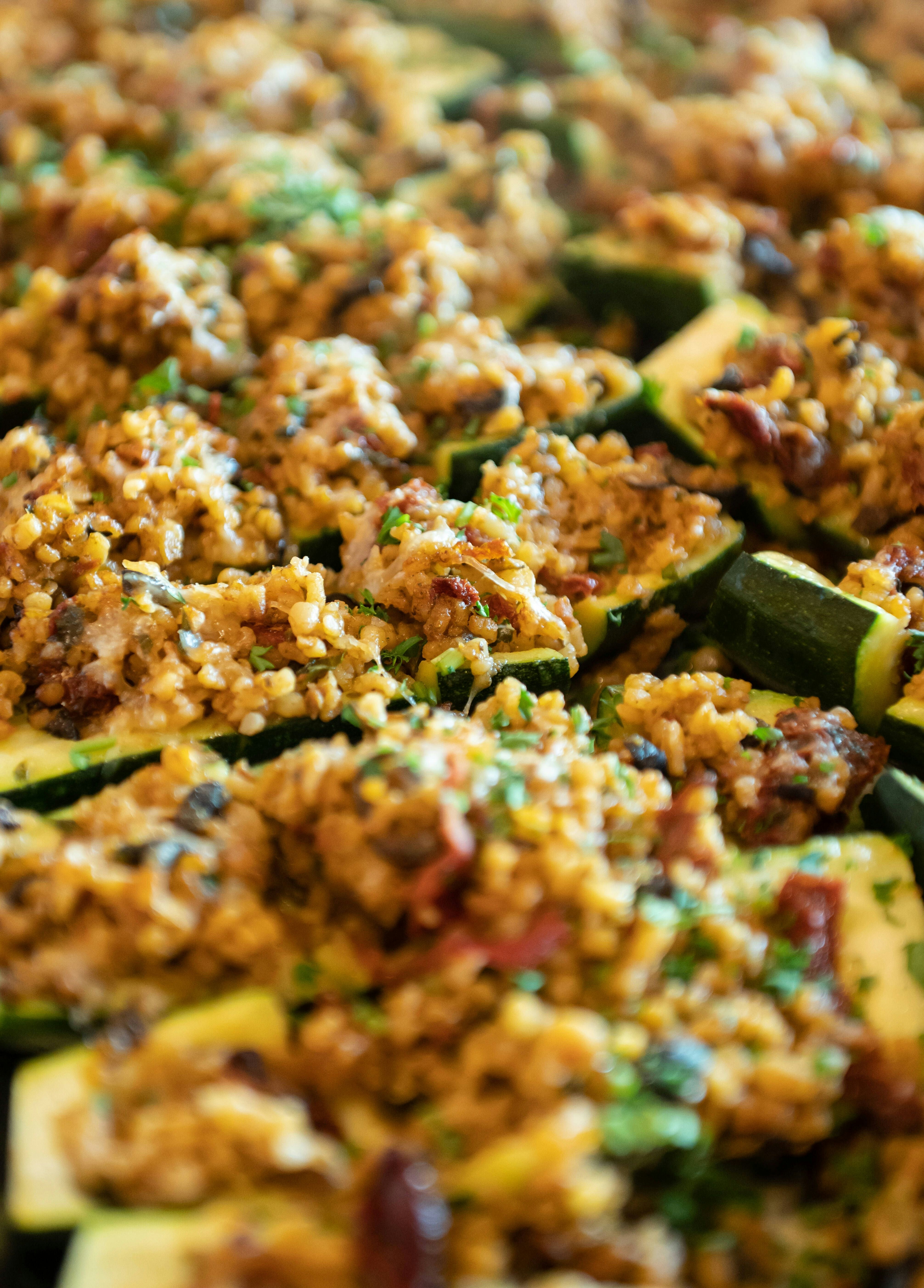 Geniales Rezept mit Zucchini! Gefüllte Zucchini mit Hackfleisch und ...