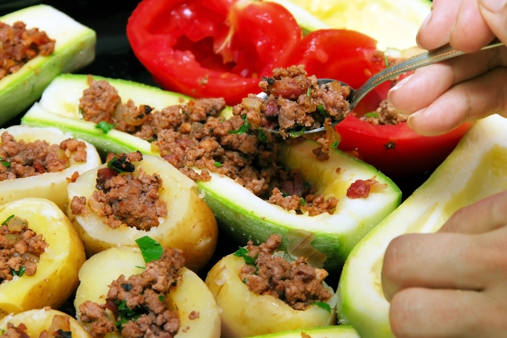 Stuffed zucchini has a sweet taste, and this recipe can be prepared immediately.