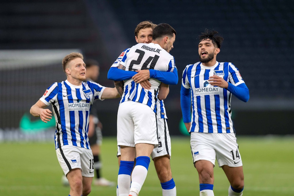 Hertha wechsel dich: Nemanja Radonjic und Niklas Stark (M.) haben Hertha BSC bereits verlassen. Santiago Ascacibar (l.) und Omar Alderete (r.) sollen noch gehen.