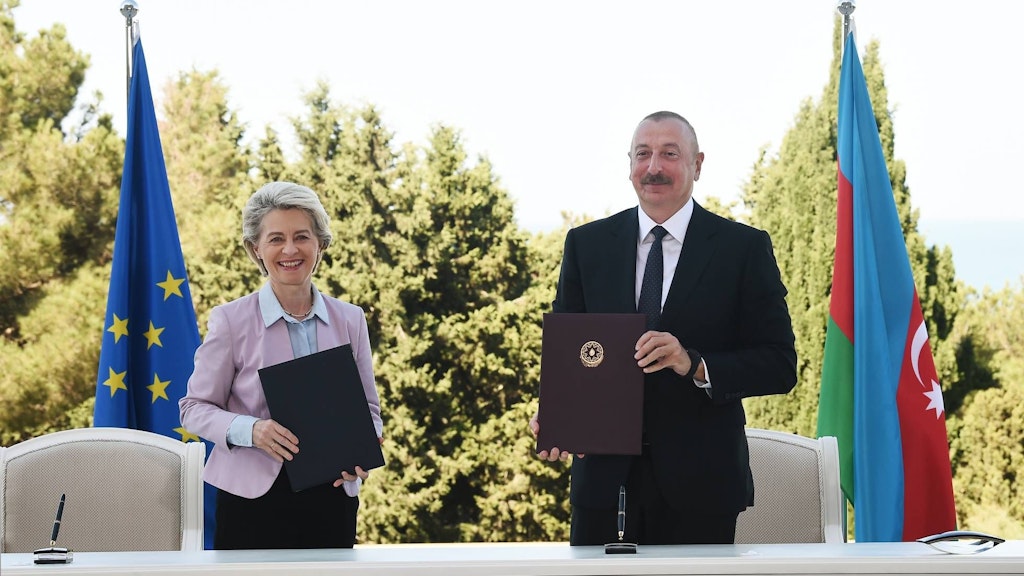 EU-Kommissionspräsidentin Ursula von der Leyen und Präsident Ilham Aliyev vereinbarten eine Verdoppelung aserbaidschanischer Gaslieferungen nach Europa binnen fünf Jahren.