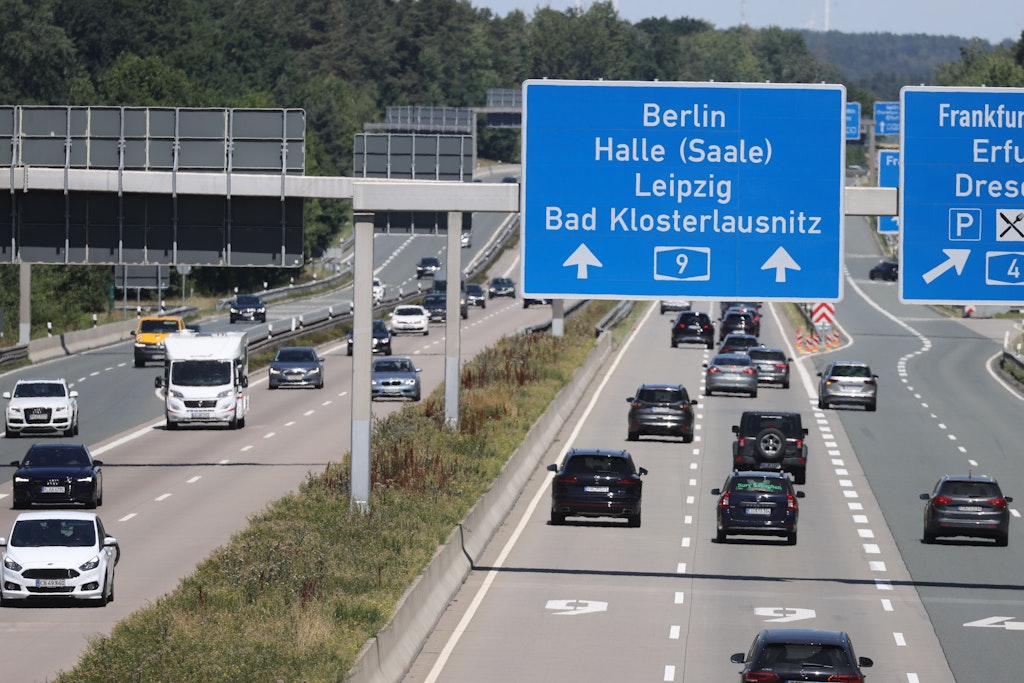 Die Autobahn-App soll Autofahrern beim Navigieren auf der Autobahn helfen. Doch sie ist keine große Hilfe.