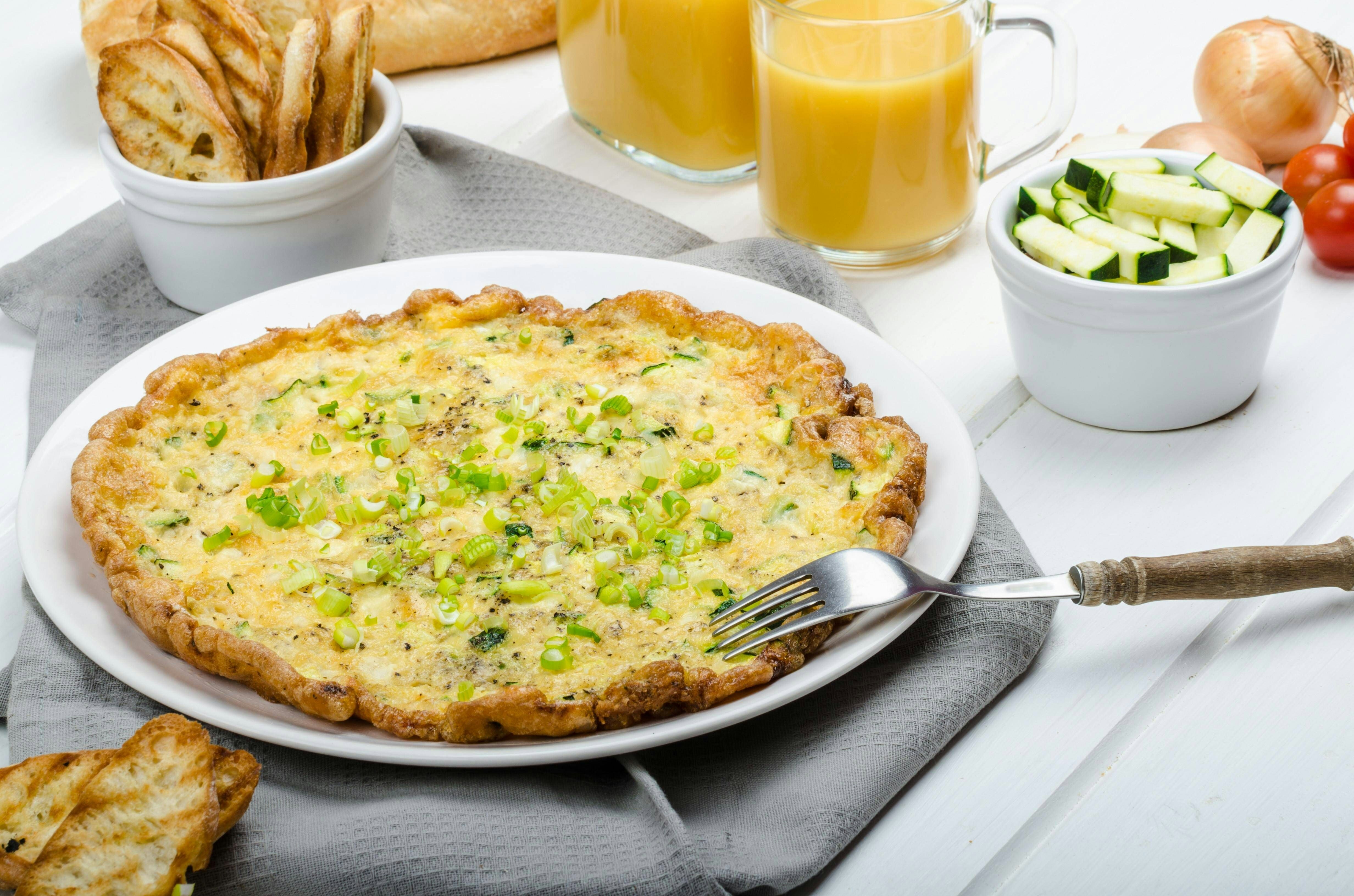 Zucchini-Omelett mit Mozzarella: Zünftig, superlecker und schnell gemacht