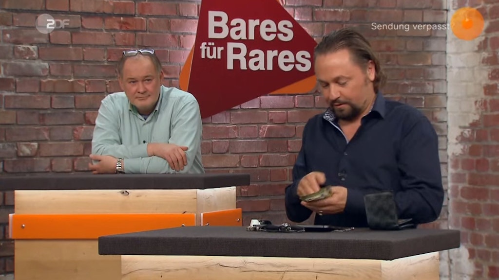 „Bares für Rares“-Händler Wolfgang Pauritsch kauft die Prunkvase für 3500 Euro.