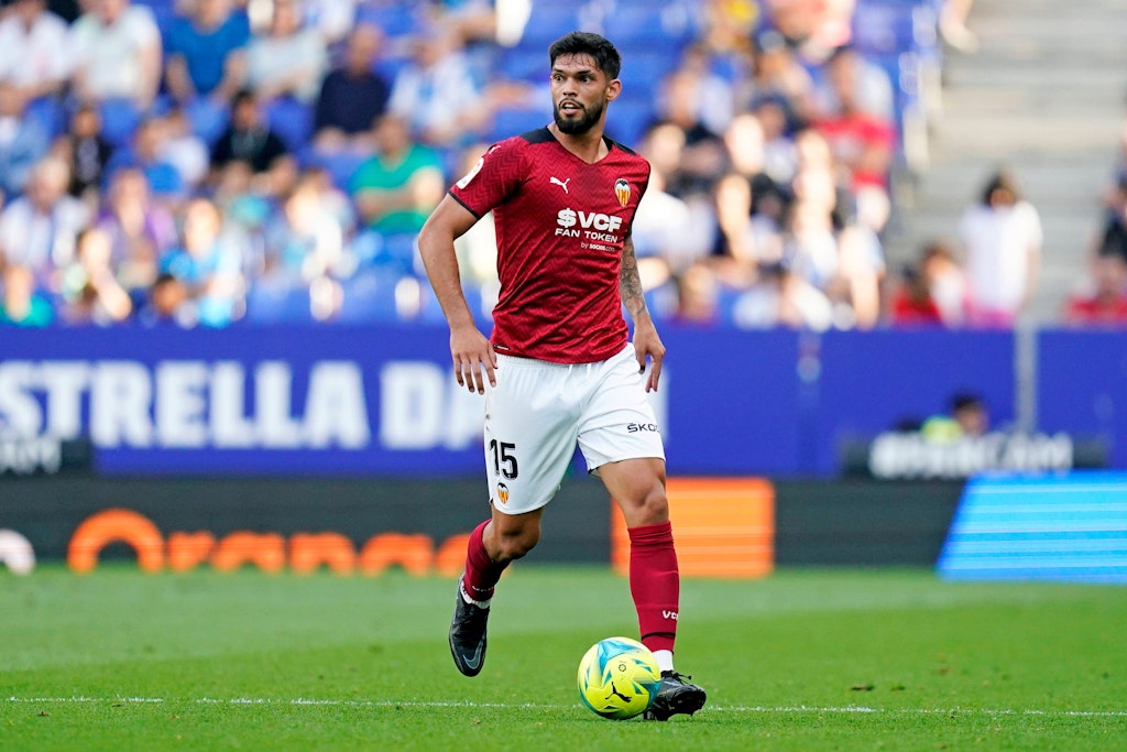 Omar Alderete spielte eine starke Saison beim FC Valencia, doch Hertha bekommt für den Verteidiger nicht den gewünschten Millionenregen.
