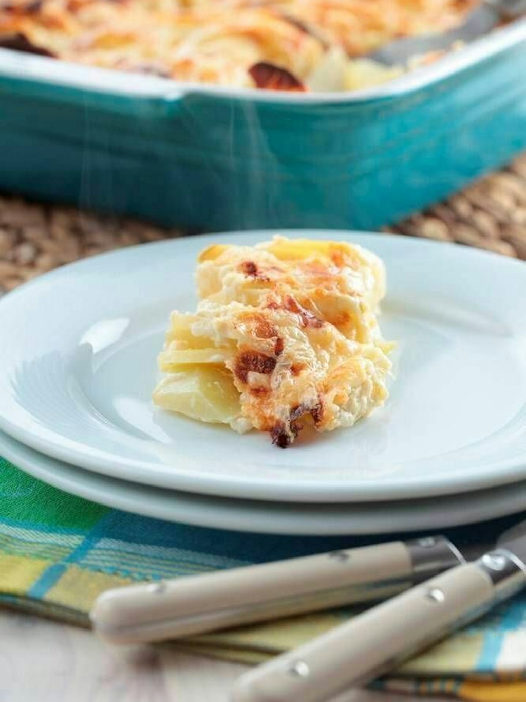Der Kohlrabi-Hackfleisch-Auflauf ist schnell gemacht und schmeckt der ganzen Familie.