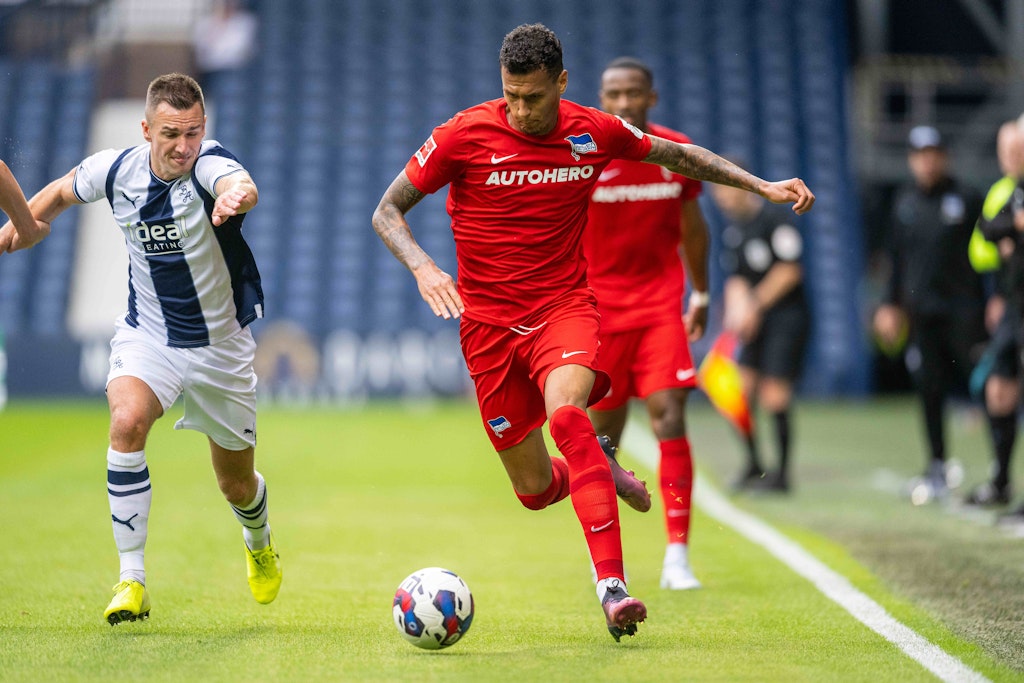 Davie Selke (r.) traf beim 1:3 gegen West Bromwich Albion als einziger für Hertha.