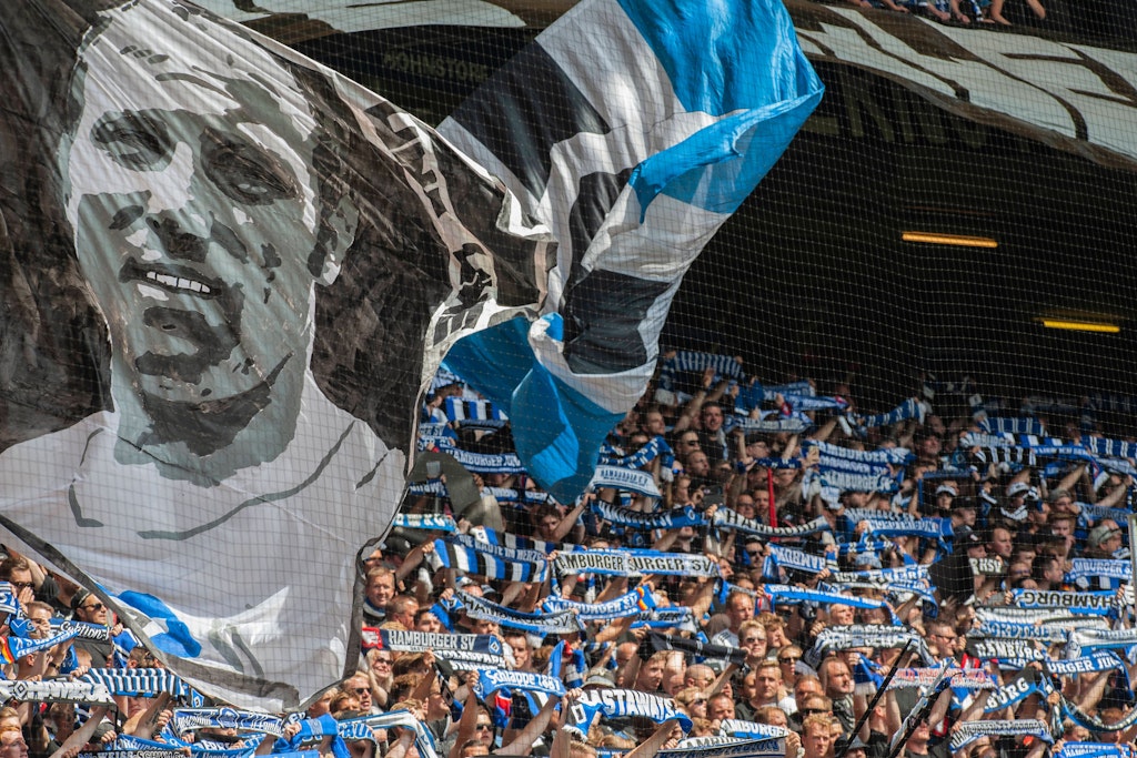 Hamburgs Fußball Idol Uwe Seeler war im Volkspark- Stadion omnipäsent.