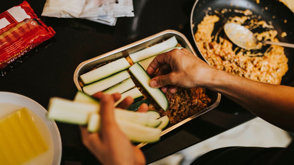 Instead of pasta sheets, zucchini is layered between sauces in zucchini lasagna. In our recipe, the zucchini slices are pre-grilled.