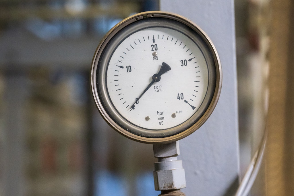 Druck: Null. Ein Manometer am Gasspeicher Wolfersberg bei München.